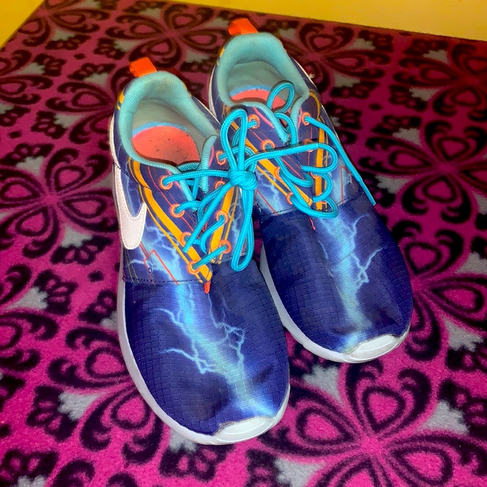 Boy's Nike 'Roshe Run' Sneaker, Size 4.5 M - Blue great condition used